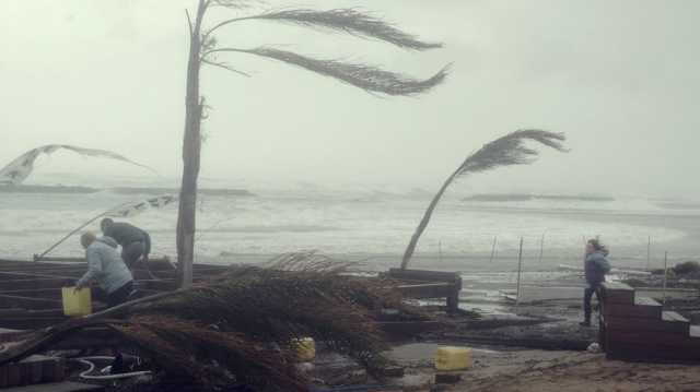 إعصار كالمايغي يضرب فيتنام.. إخلاءات جماعية وتعطل الرحلات الجوية