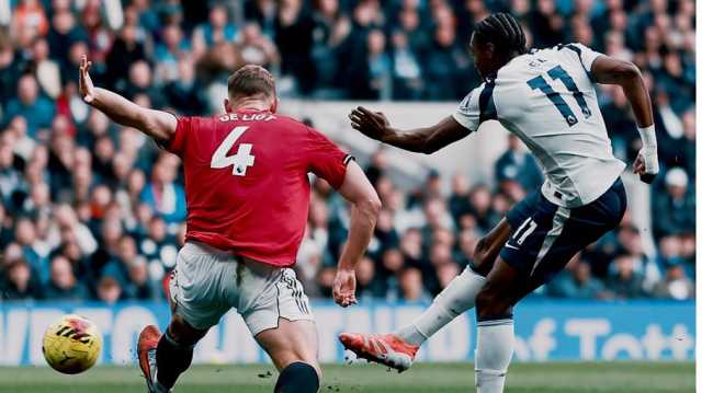 تعادل مثير يحسم قمة توتنهام ومانشستر يونايتد