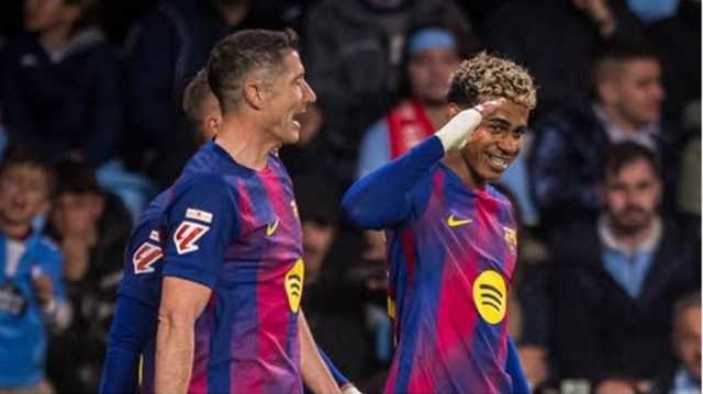 هاتريك ليفاندوفسكي يقود برشلونة لفوز مثير على سلتا فيغو