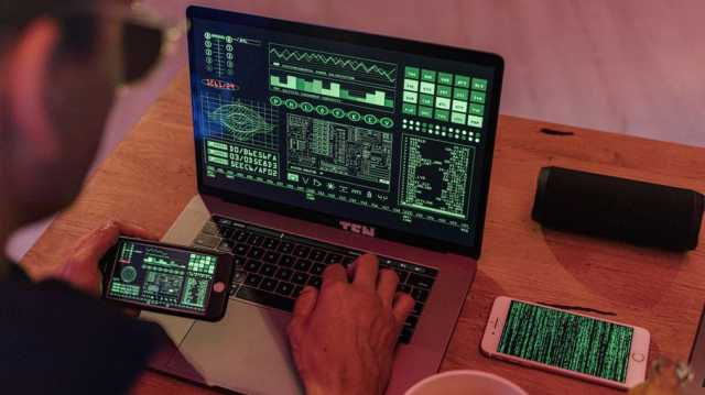 هل هاتفك مخترق؟.. خمس علامات تحذيرية تكشف خطر التجسس