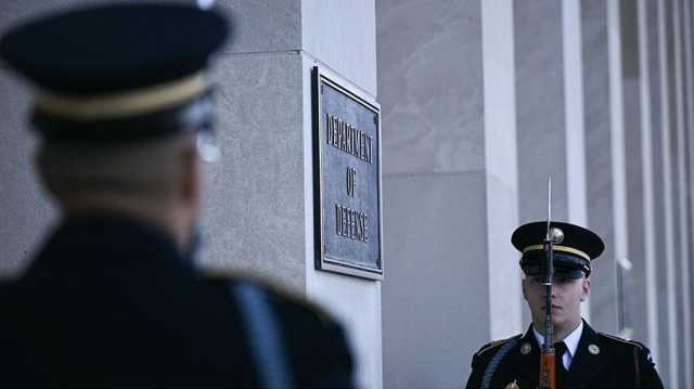 البنتاغون يتخلي عن الدفاع ويعلّق لوحات الحرب رسميا