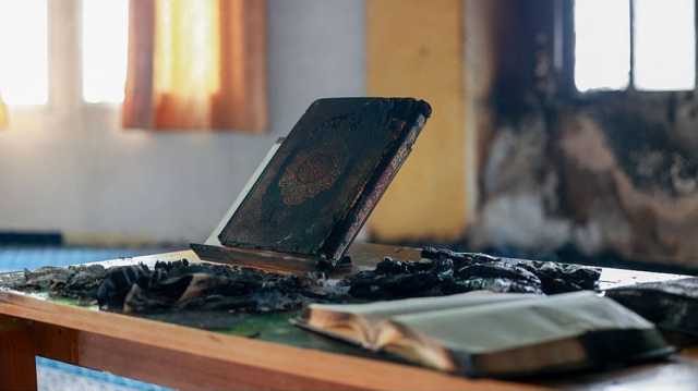 المستوطنون يعيثون فسادا في الضفة.. وإدانات لعملية إحراق المسجد