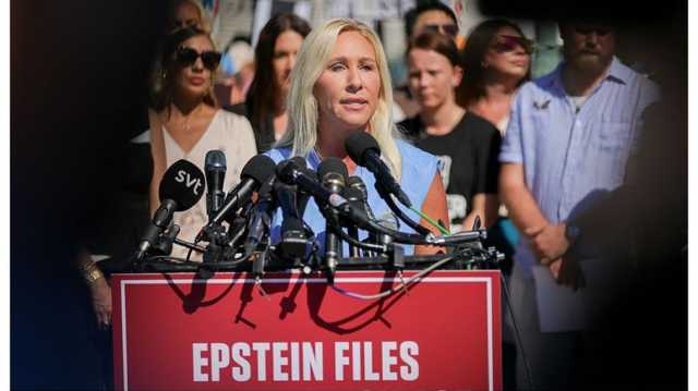 ترامب يقطع علاقاته مع إحدى أشد داعمي حركة ميغا ويصفها بـالمجنونة