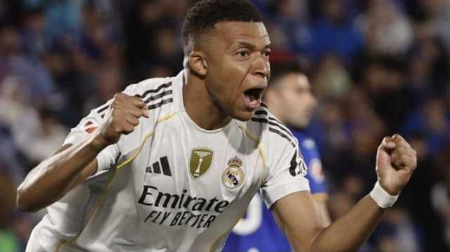 النزاع بين مبابي وسان جيرمان متواصل.. مطالب مالية ضخمة