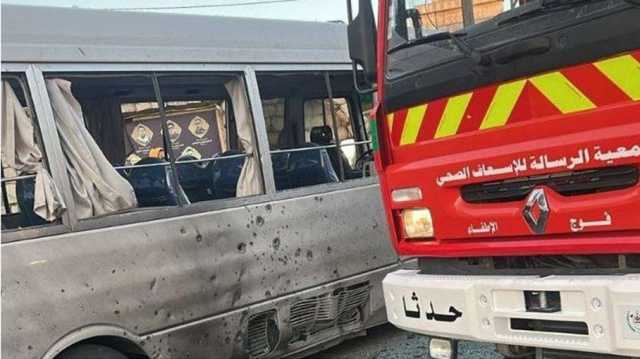 إصابة طلاب بقصف إسرائيلي لسيارة أمام حافلة مدرسية جنوبي لبنان