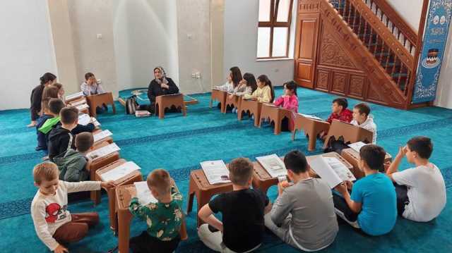 حظر الحجاب في مدارس كوسوفو.. عربي21 تستطلع آراء مسلمي البلقان