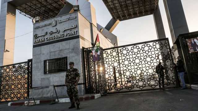 قصف معبر رفح والتحذير المصري من التهجير.. هل تتسع دائرة الصراع؟