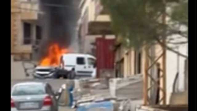 مسيّرة للاحتلال الإسرائيلي تقصف مركبة جنوبي لبنان (شاهد)
