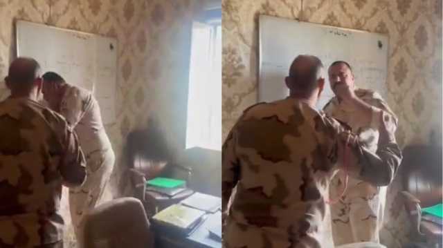 ضابط يصفع عقيدا بالجيش العراقي على وجهه.. ووزير الدفاع يعلق (شاهد)