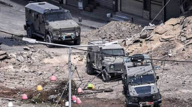 جيش الاحتلال يقتحم مناطق متفرقة بالضفة.. ومستوطنون يحرقون عزبة (شاهد)