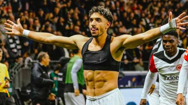 المصري مرموش يواصل تألقه ويقود فرانكفورت لفوز ثمين