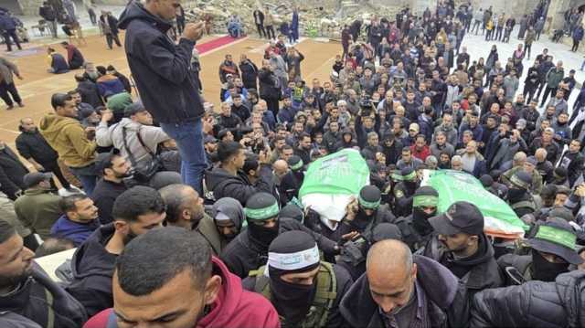 غزة تودع قياديين من حماس بجنازة عسكرية وحشد شعبي (شاهد)