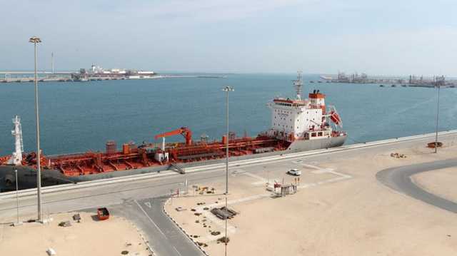 قطر للطاقة توقع صفقات لاستئجار أسطول من ناقلات الغاز المسال