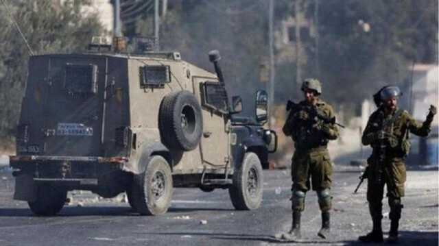 اعتقالات ومداهمات للاحتلال بالضفة.. واقتحام واسع في قلقيلية
