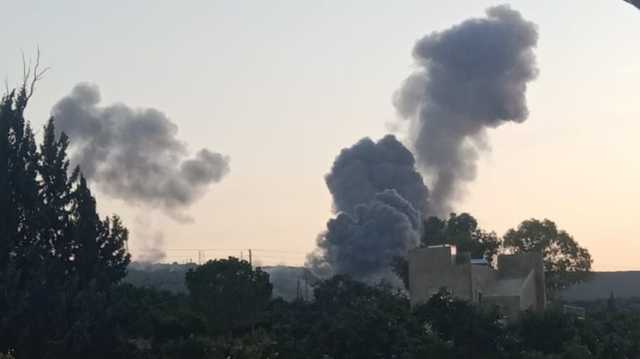 قصف إسرائيلي على مناطق بجنوب لبنان وحزب الله ينعى أحد مقاتليه