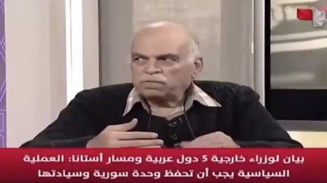 ارتباك مؤيدي النظام على الهواء لحظة دخول المعارضة إلى التلفزيون السوري (شاهد)