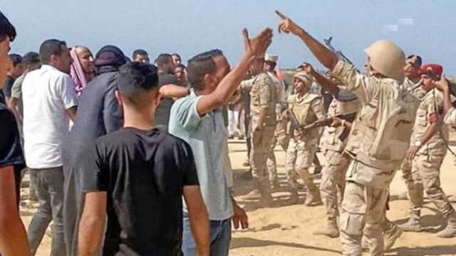 شاهد لحظة خروج معتقلي سيناء.. طالبوا بحق العودة إلى قراهم (شاهد)