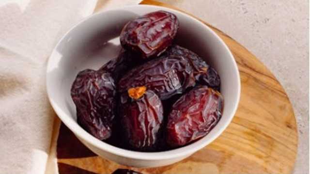 التمر.. غذاء خارق يحمي الدماغ ويقلل خطر الزهايمر