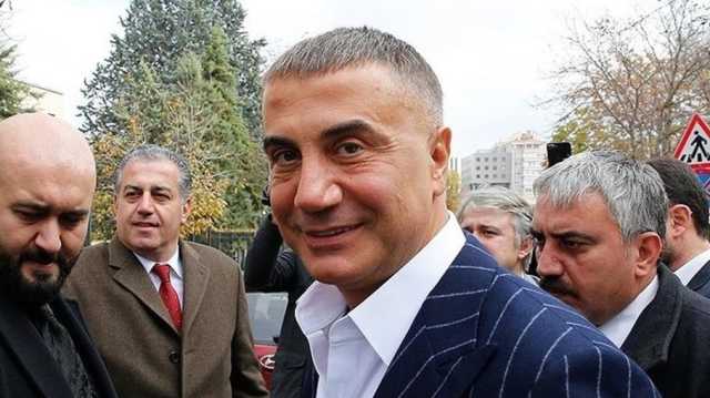 زعيم مافيا تركي يمنح ضحية اعتداء في قطار بإسطنبول سيارة خاصة (شاهد)
