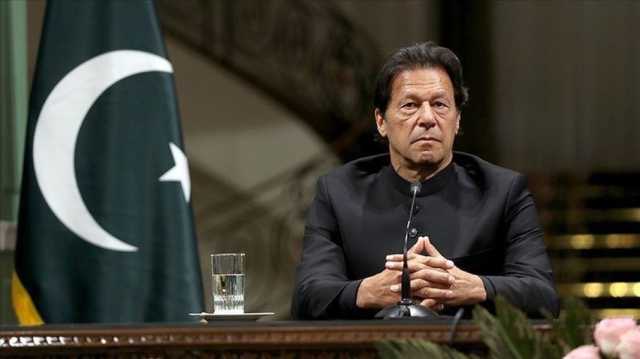 عمران خان يتهم من سجنه كبار الجنرالات الباكستانيين بالخيانة