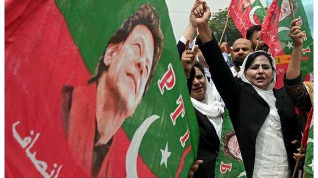 عمران خان يعلن فوزه بالانتخابات الباكستانية.. هكذا علق الجيش