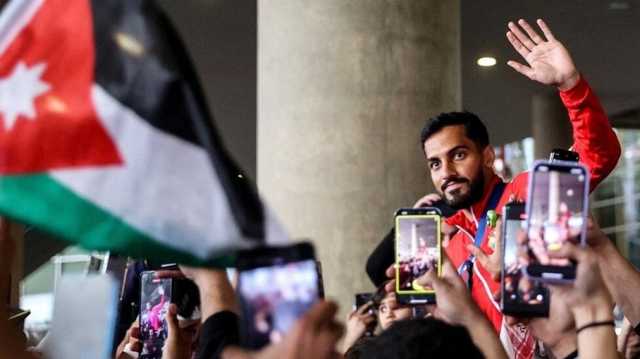 منتخب النشامى يحظى باستقبال الأبطال بعد عودته إلى الأردن (شاهد)