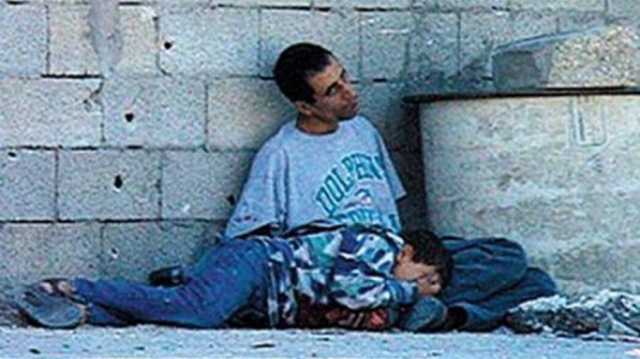 مشهد محمد الدرة يعود من جديد على شارع صلاح الدين بغزة (فيديو)‏