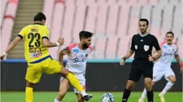 إيقاف مباراة بالدوري السعودي لرفع آذان صلاة المغرب
