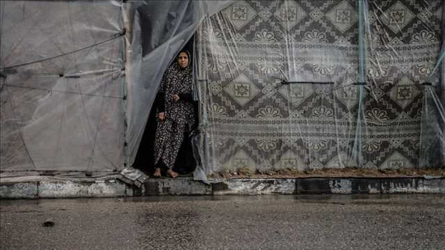 تساقط غزير للأمطار على مناطق متفرقة من غزة يفاقم الكارثة الإنسانية (شاهد)