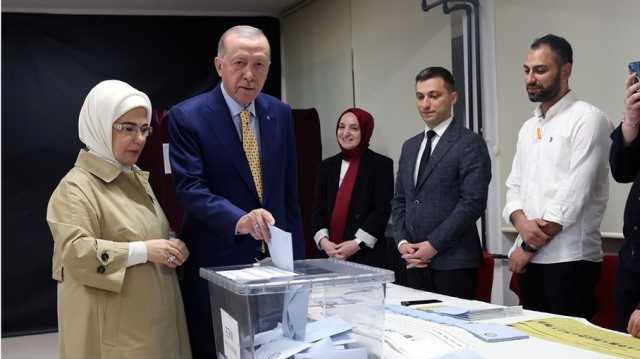 بدء فرز الأصوات في الانتخابات البلدية التركية.. وأردوغان يعلق