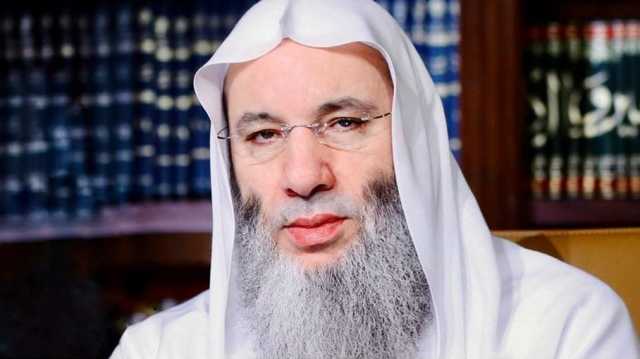 بكاء الداعية محمد حسان لحظة إبلاغه بخبر وفاة العالم أبو إسحاق الحويني (شاهد)