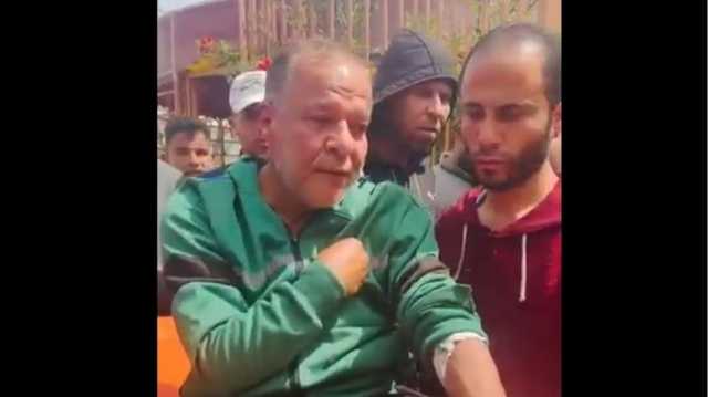 وداع مؤثر من أكاديمي في غزة لطفله الشهيد.. كان زهرة عمري (شاهد)