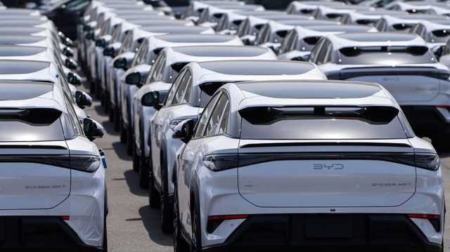 BYD الصينية تزيح تسلا عن عرش السيارات الكهربائية في العالم
