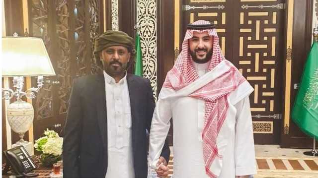 رئيس حلف قبائل حضرموت يلتقي وزير الدفاع السعودي في الرياض