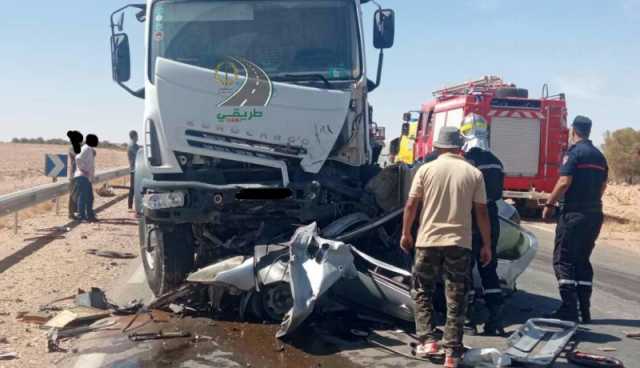 4 قتلى وجريح إثر اصطدام بين سيارة وشاحنة في ورقلة