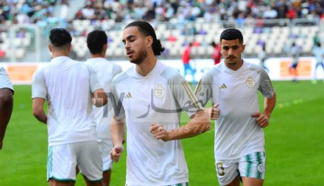 بالصور.. الخضر يجرون تسخينات قبل إنطلاق مواجهة الصومال