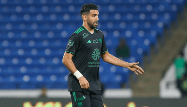 محرز يرد على الكاف بعد إبعاده من قائمة أفضل لاعب إفريقي