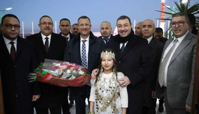 رخروخ يُعاين العديد من مشاريع القطاع بوهران