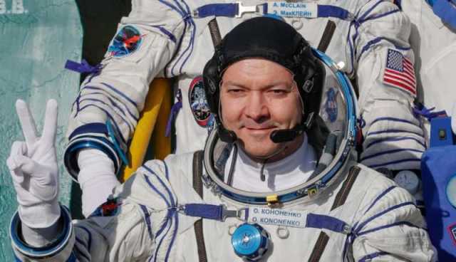 رائد فضاء روسي يحطم الرقم القياسي في الفضاء