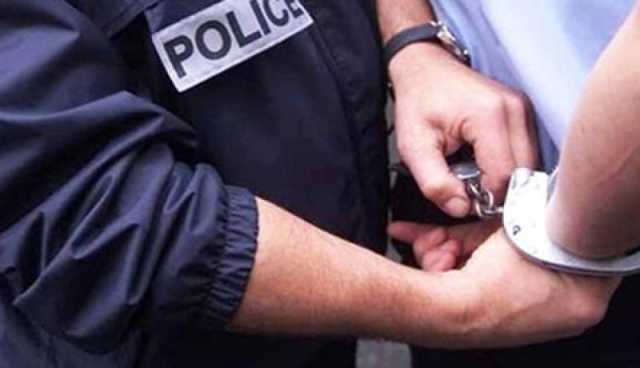 دورية للشرطة تضبط 3 مراهقين متلبسين بحيازة المخدرات