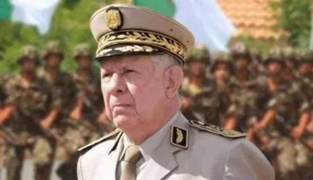 في اليوم الثاني من الزيارة إلى قطر .. الفريق أول السعيد شنڨريحة يلتقي رئيس أركان القوات المسلحة القطرية