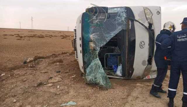 مصرع شخص وإصابة 21 آخرين إثر إنقلاب حافلة بالمسيلة
