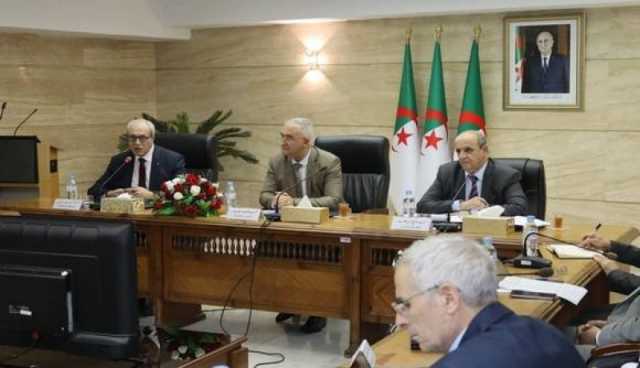 الدفع الالكتروني..اجتماع تشاوري بين وزيري المالية والبريد ومحافظ بنك الجزائر