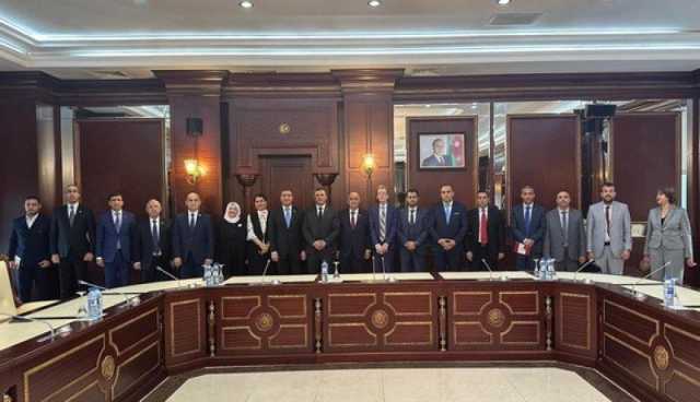 وفد مجموعة الصداقة البرلمانية الجزائر-أذربيجان يلتقي نظيره الآذري
