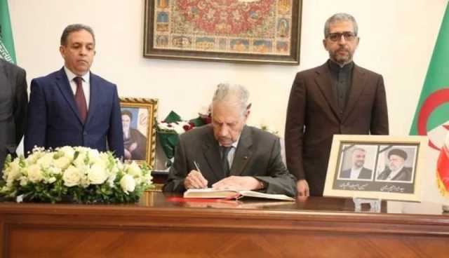 قوجيل يوقع على سجل التعازي اثر وفاة الرئيس الإيراني