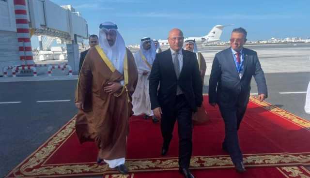 وزير التجارة يحل بالبحرين