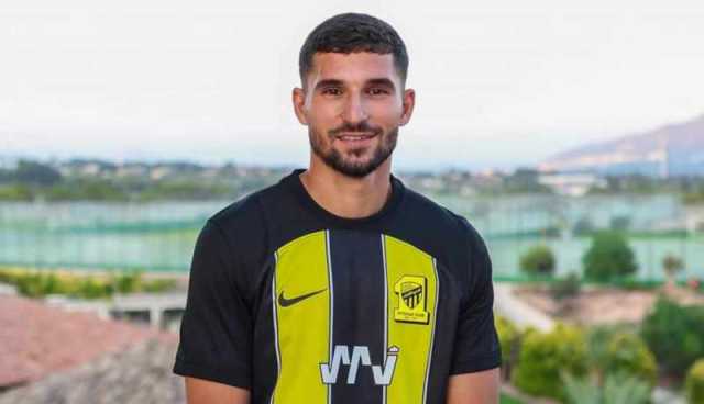 عوار:”سعيد بالإنضمام لواحد من أكبر الأندية وسأعمل على تحقيق البطولات مع الإتحاد”
