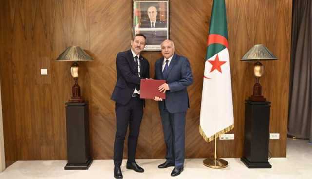 وزير الخارجية يستقبل ممثل اللجنة الدولية للصليب الأحمر