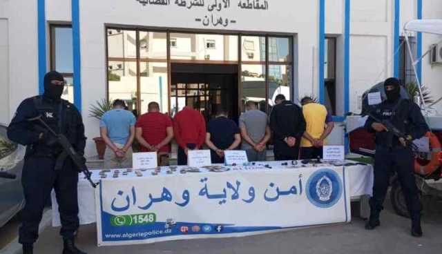 تفكيك 3 شبكات إبحار سري تتاجر بالكيف والكوكايين بوهران