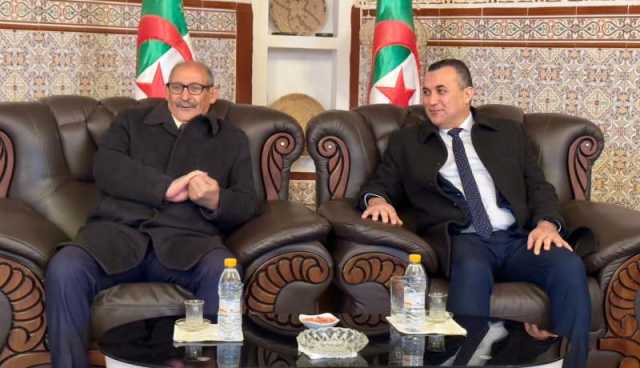 وزير البريد يُعاين ويضع حيز الخدمة عدة مشاريع بأدرار